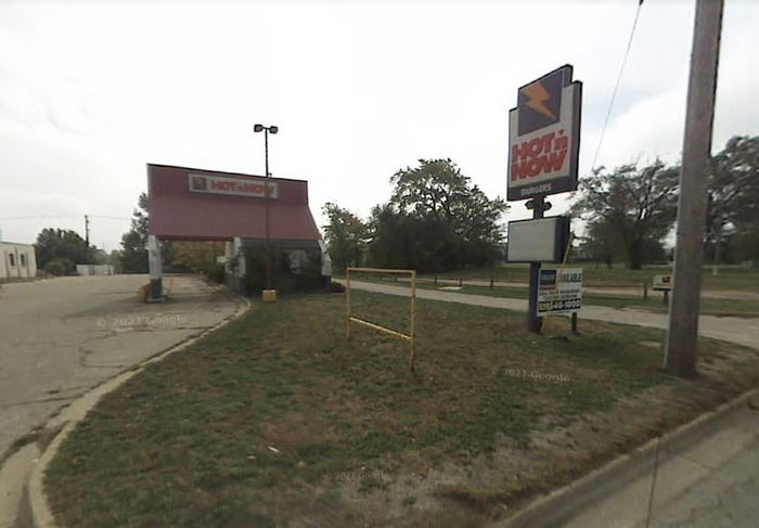 Hot n Now Hamburgers - Holland - 144 Douglas Ave (newer photo)